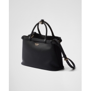 Кожаная сумочка buckle с пряжкой и двойным ремнем Prada